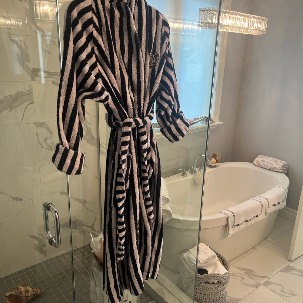 Vintage 1990s🖤 striped  black and gray thirsty, terrycloth robe medium large🖤